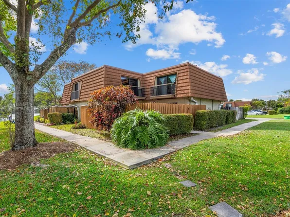 9406 NW 48th St, Sunrise, FL 33351