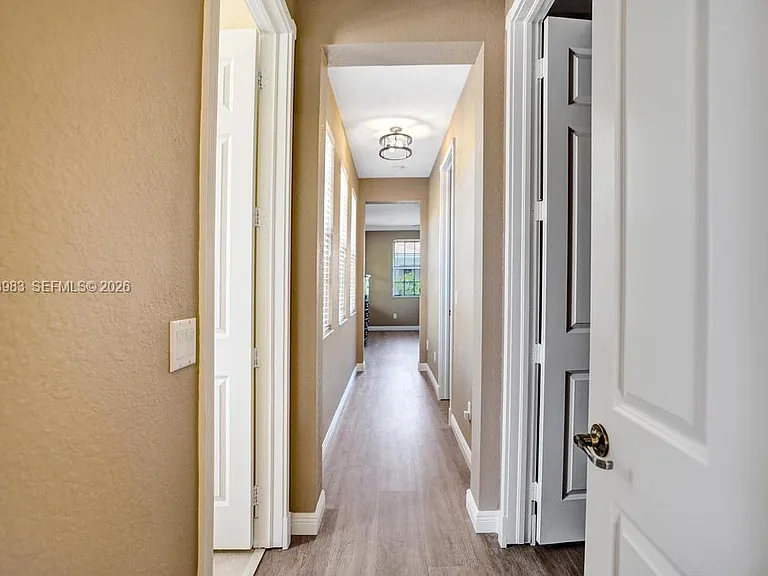 823 NW 82nd Ln — Photo 63