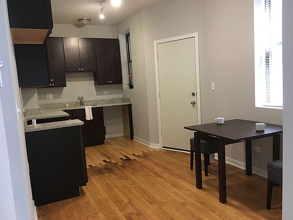 4th image of 3501-3503 W Leland Ave #1