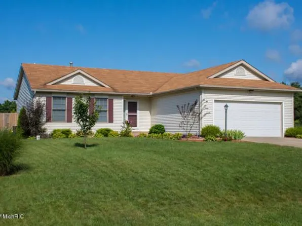 69682 Fox Xing, Edwardsburg, MI 49112