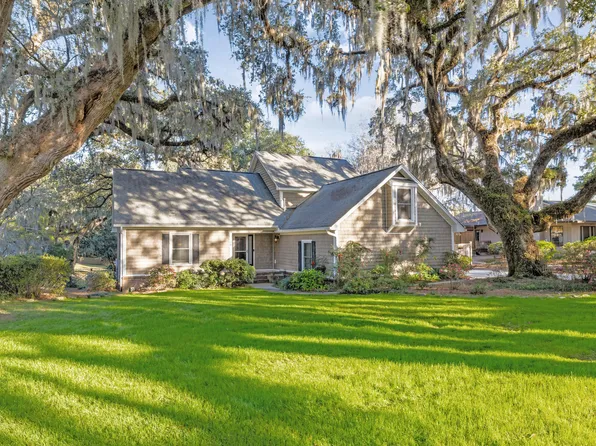 16 N Basilica Ave, Hanahan, SC 29410