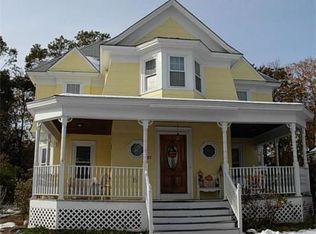 17 Maple St, Ayer, MA 01432