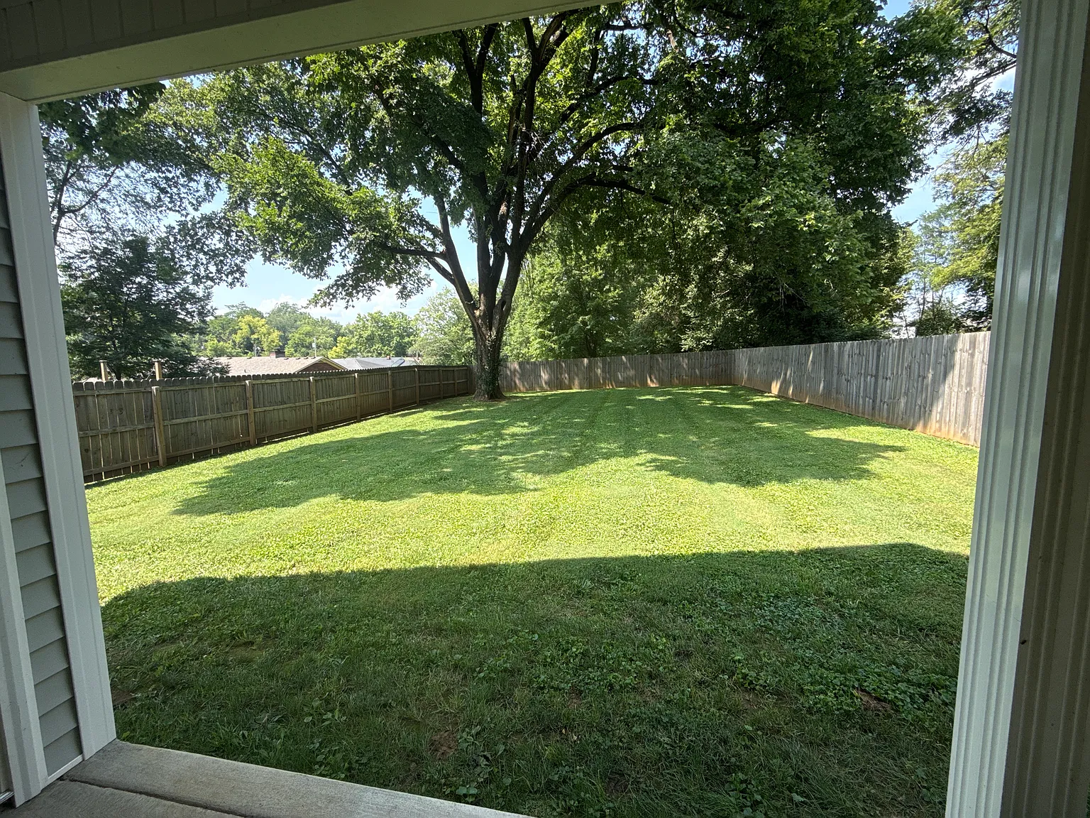 3 bed, 1329 sqft, $2,200 — Photo 4
