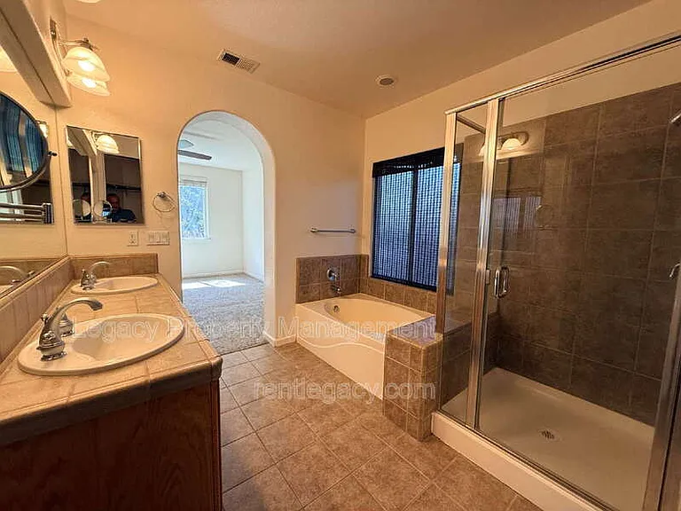 10230 Canadeo Cir — Photo 13