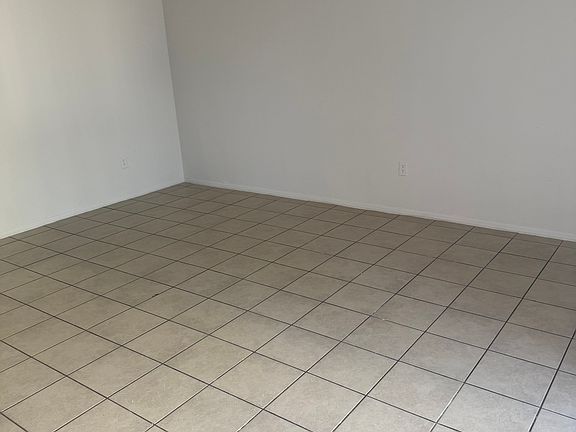 2nd image of 645 W Rio Salado Pkwy Unit 101