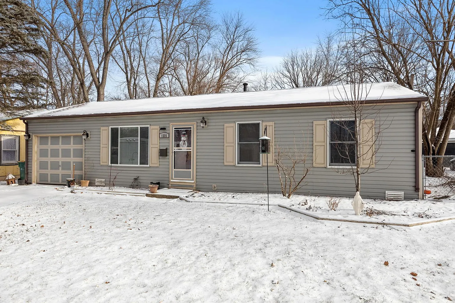 1226 McCameron Ave photo 1