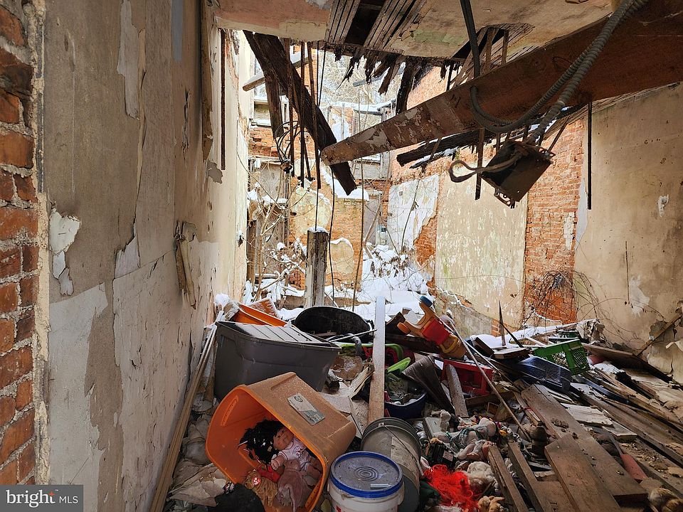 2nd image of 1151 N Carrollton Ave