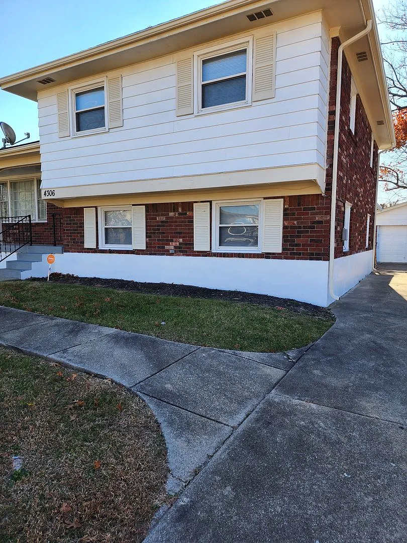 Beautiful 3 Bedroom 2 Bathroom Home — Photo 3