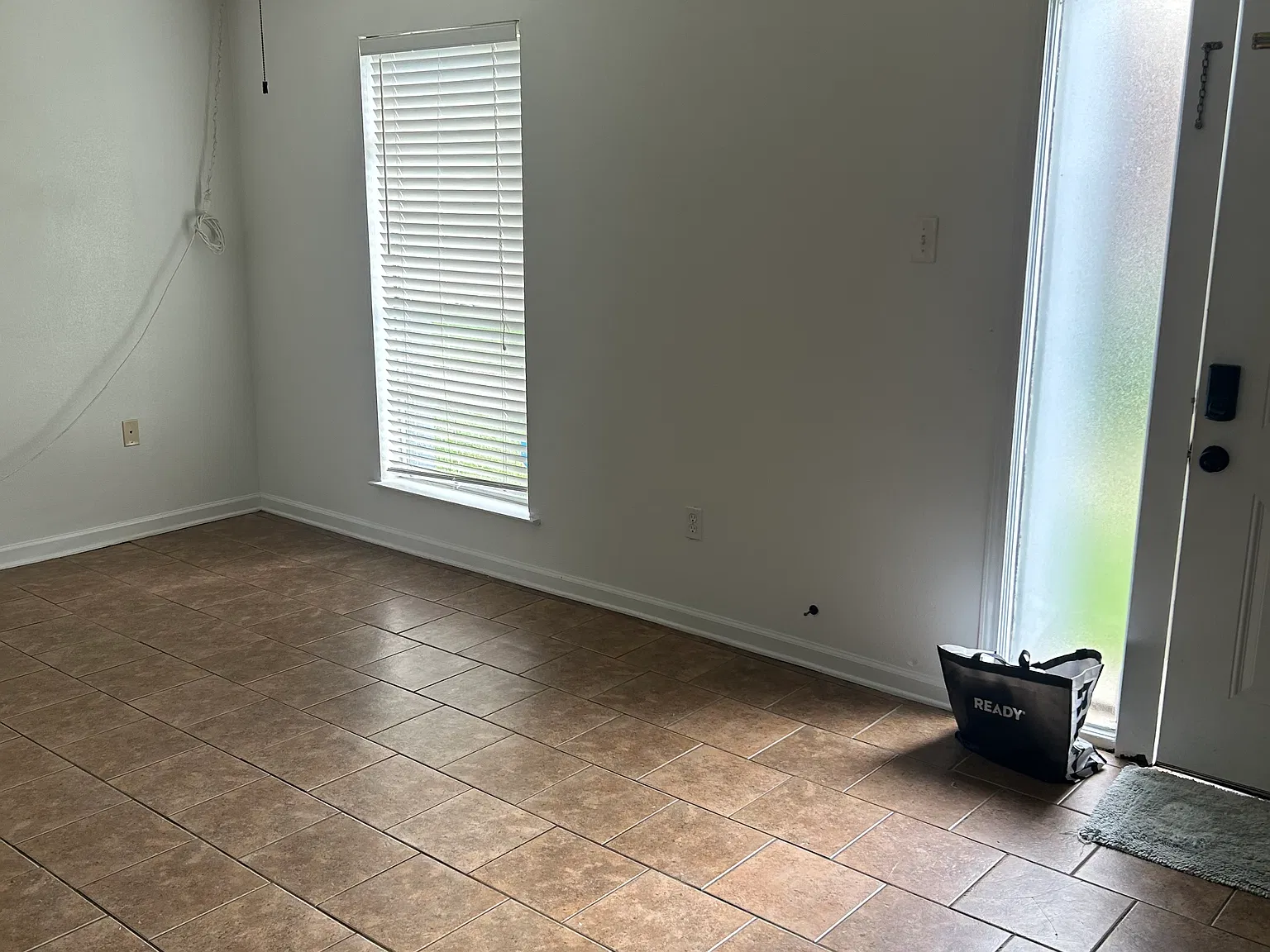 3 bed, 1350 sqft, $1,600 — Photo 4