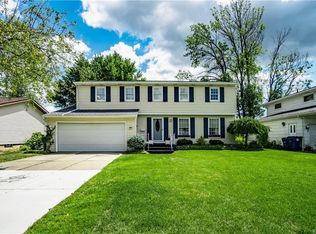 221 Willow Green Dr, Amherst, NY 14228