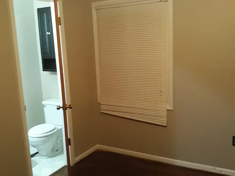 414 Sarah Dr — Photo 36
