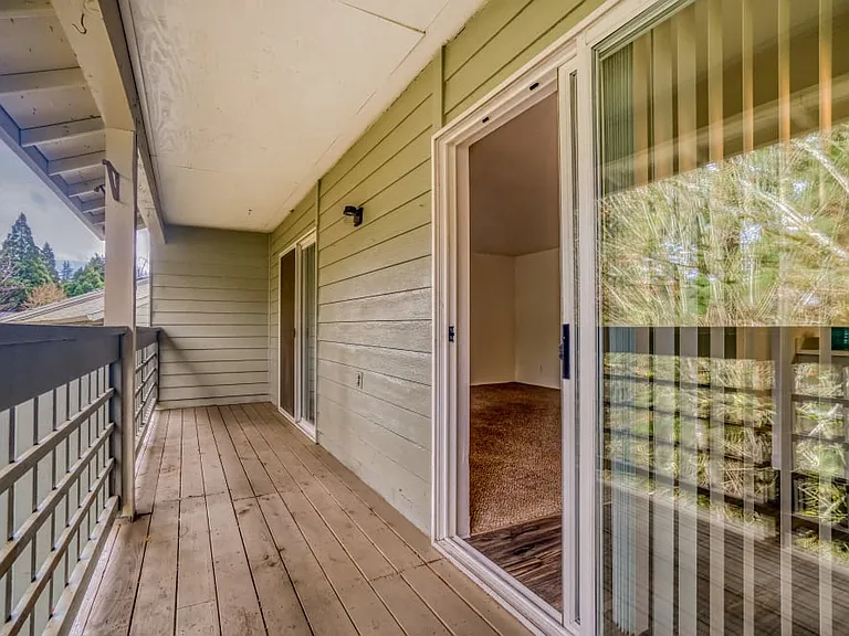 Woodspring Apt — Photo 21