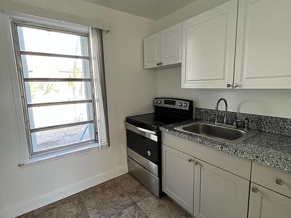 4th image of 173 SE 5th Ave #4
