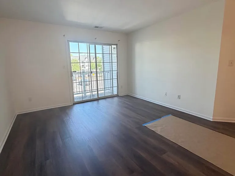 327 Waterford Dr — Photo 10
