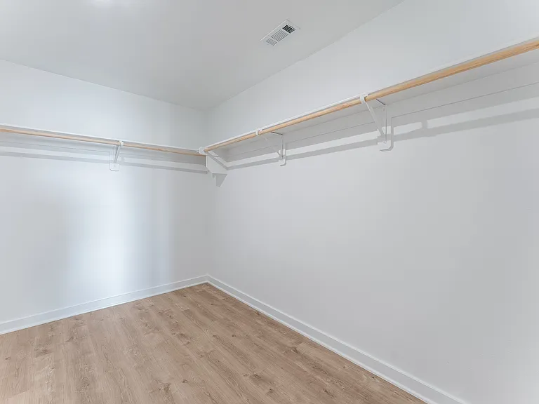 103 S Maroon Ave — Photo 20