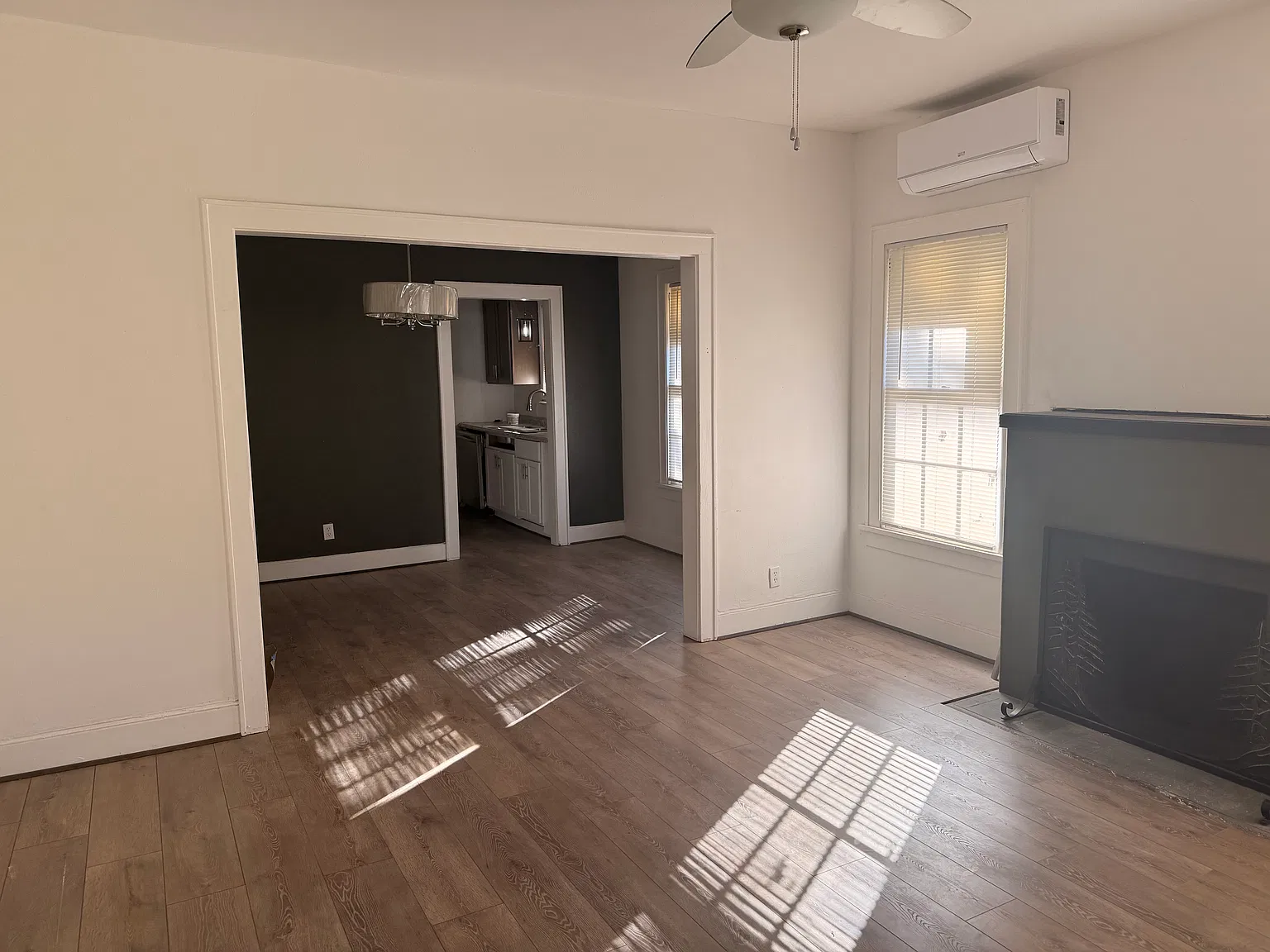 3 bed, 1359 sqft, $1,100 — Photo 2