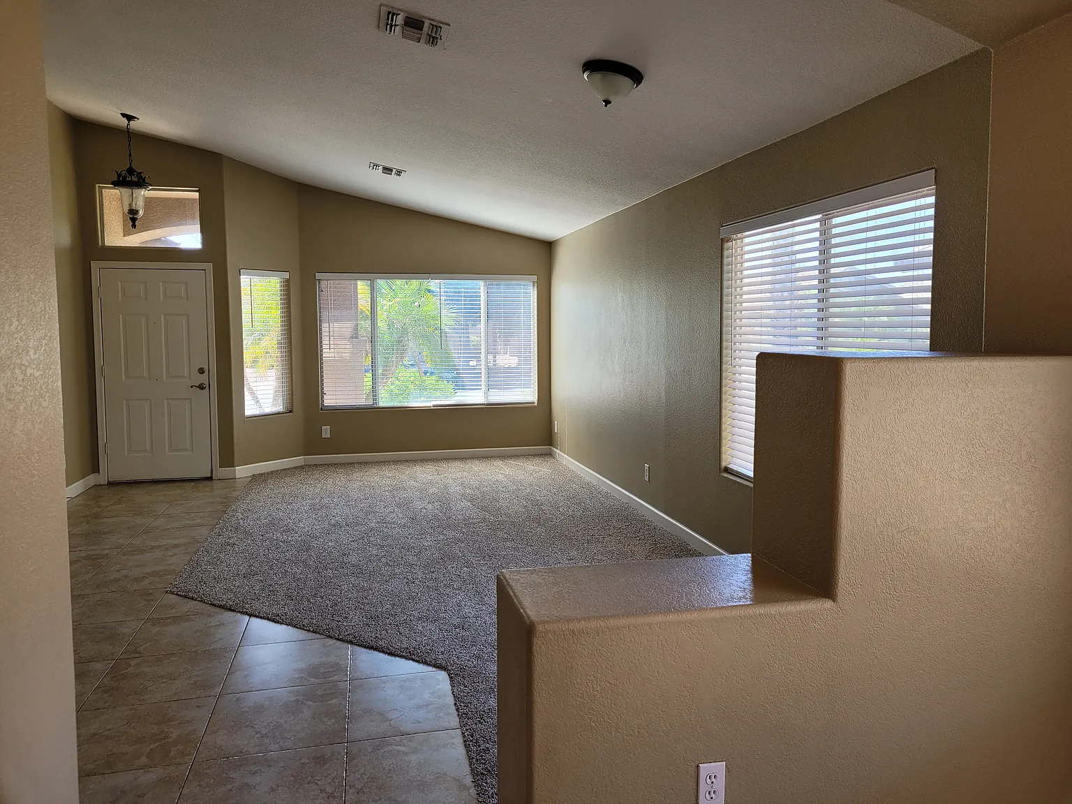 4 bed, 1685 sqft, $2,395 — Photo 2