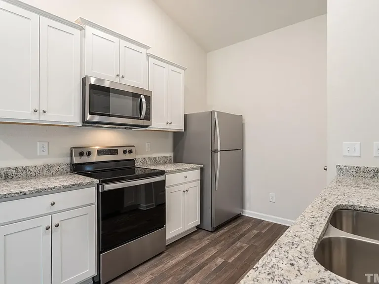 508 Turning Lake Dr — Photo 3