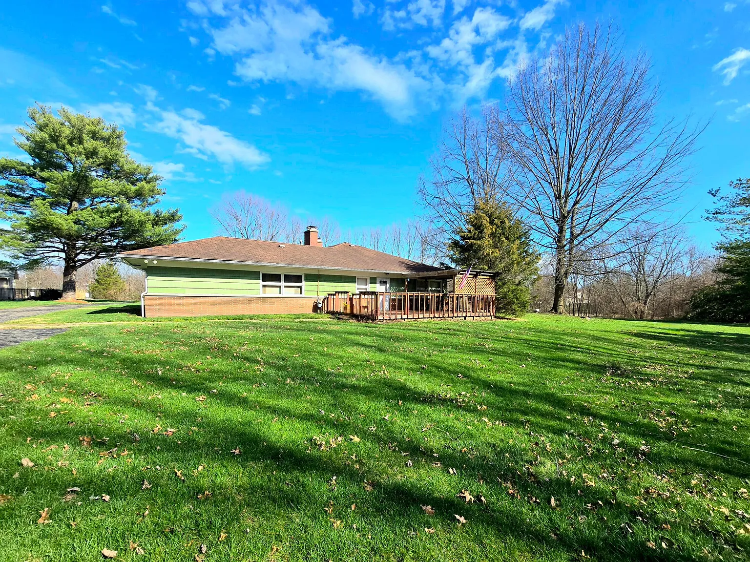 222 Juniper Ave photo 1