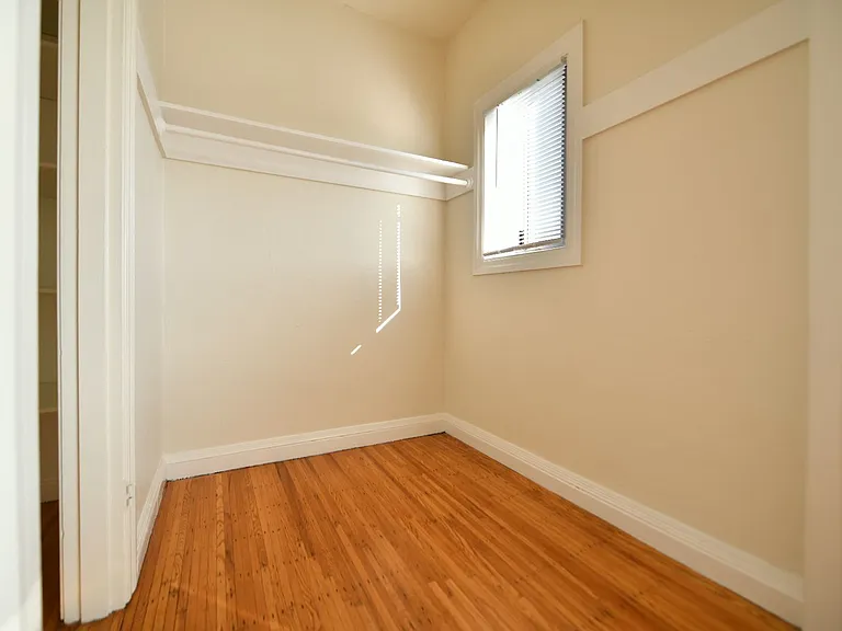 832 York St — Photo 13