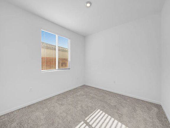 5th image of 574 Estancia St