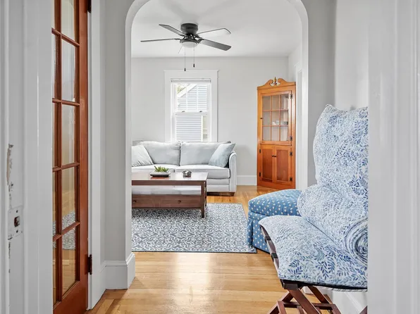 531 Green End Ave, Middletown, RI