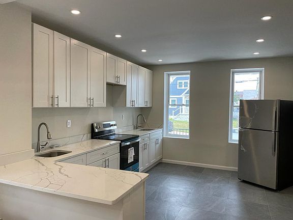 2nd image of 229 Wellbrook Ave #1