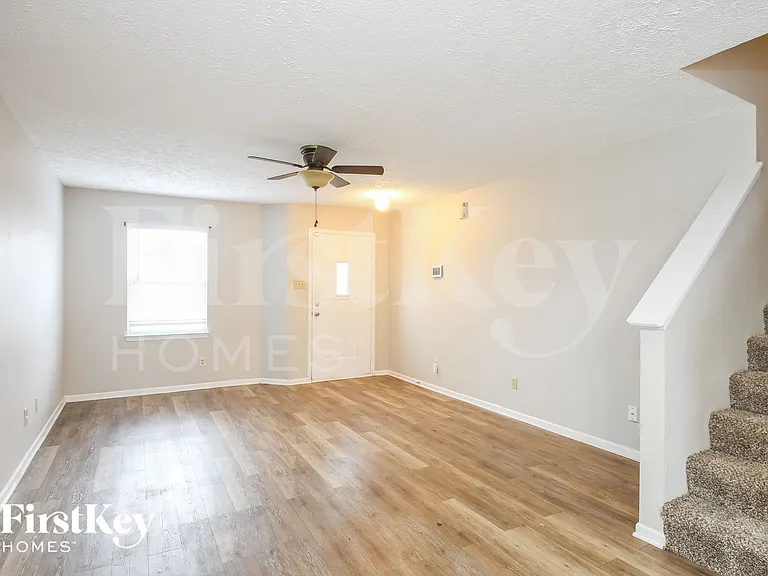 2332 Providence Ct — Photo 4