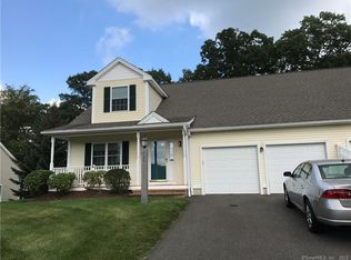 132 Meadow Brook Rd UNIT 132, Oxford, CT 06478