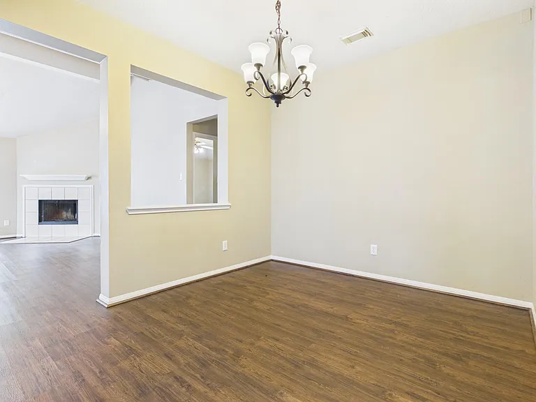 3914 Cyril Dr — Photo 5
