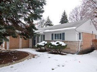 926 W Villa Dr, Des Plaines, IL