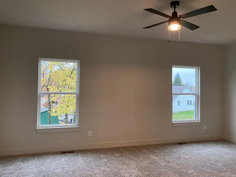 312 Lincoln St — Photo 52