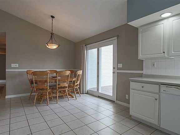 4th image of 1029 Barrington Dr