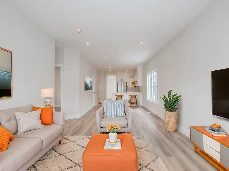 44 Hatter Ave — Photo 6