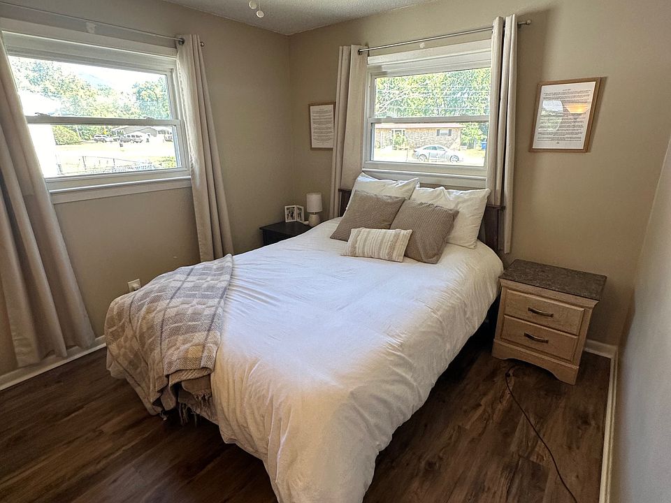 Bedroom #1