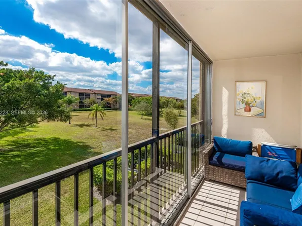 12550 SW 15th St APT 302E, Pembroke Pines, FL 33027