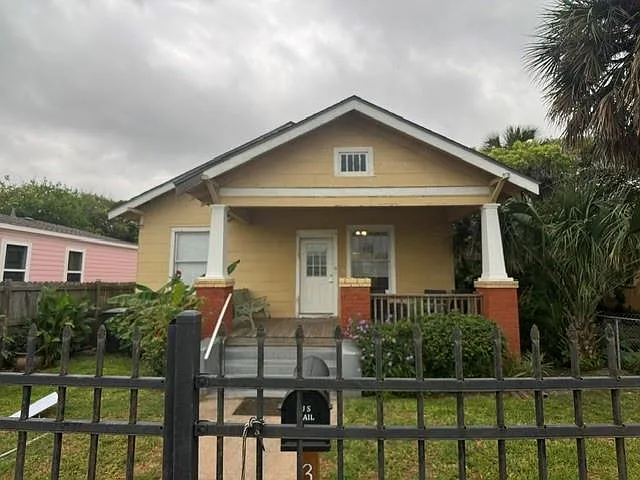 3600 Avenue S 1/2
