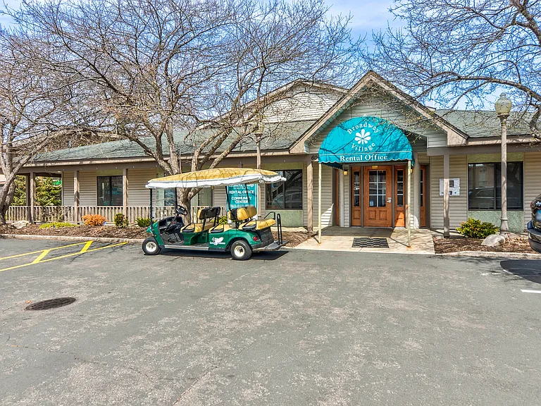 At your service, Clubhouse