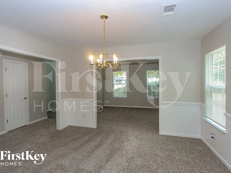 8605 Royal Bluff Dr — Photo 7