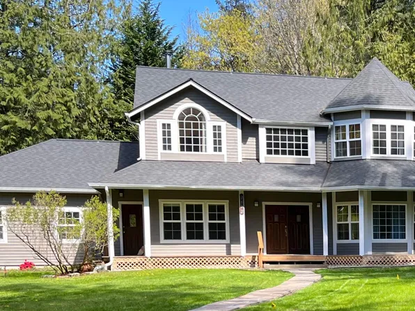 9472 Holly Farm Ln NE, Bainbridge Island, WA 98110