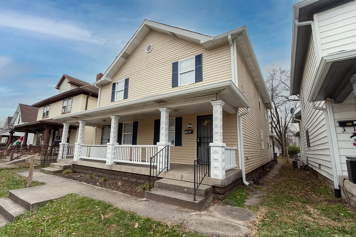 1920 Sugar Grove Avenue — Photo 4