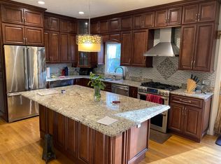 107 S High St, Foxboro, MA 02035