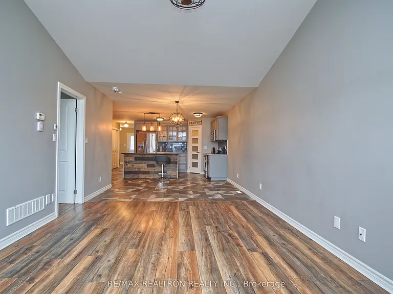35 Cobblestone St — Photo 11