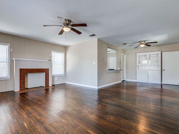 5th image of 418 Bailey Ave