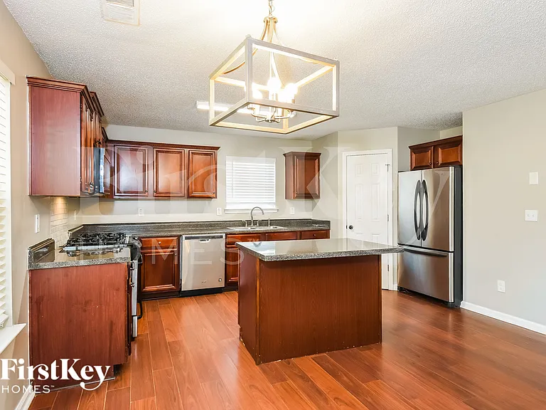 169 Freedom Dr — Photo 5