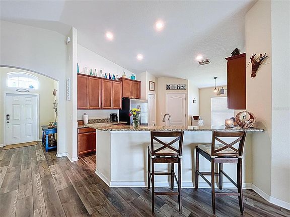 5th image of 10143 Tolman Dr