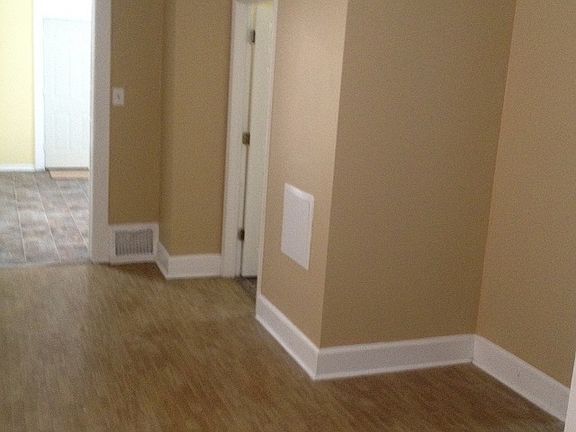 3rd image of 1606 W Florida St
