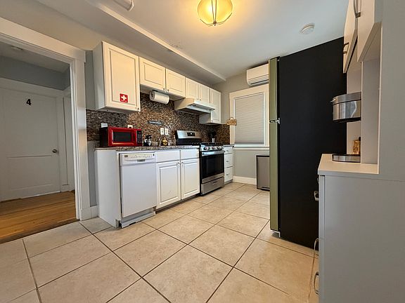 4th image of 21 Colborne Rd #2
