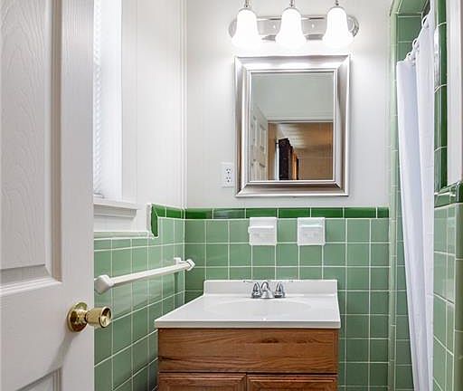 5th image of 1705 E Mimosa Ave