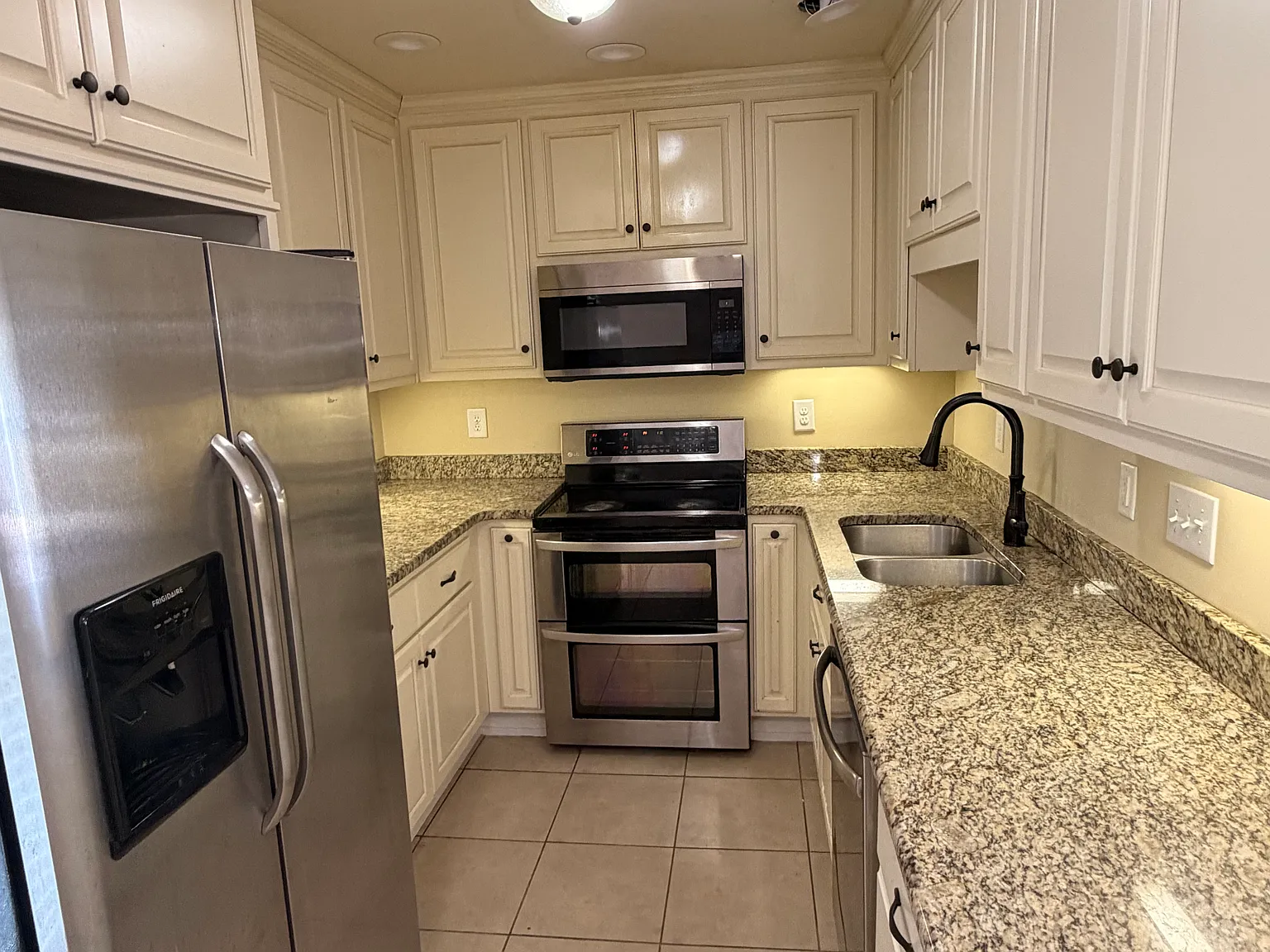 3 bed, 1704 sqft, $1,900 — Photo 3